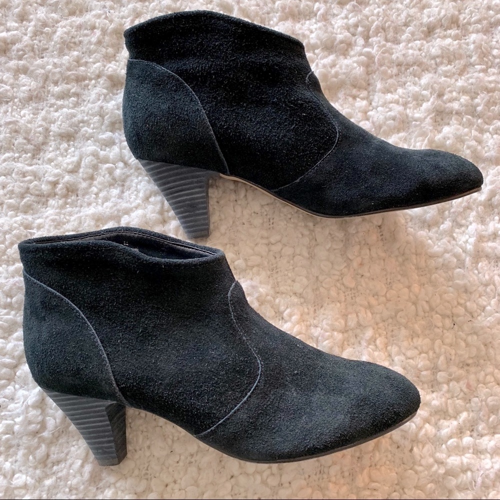 TESS BY BAREFOOT TESS BLACK SUEDE BOOTIES SZ 11